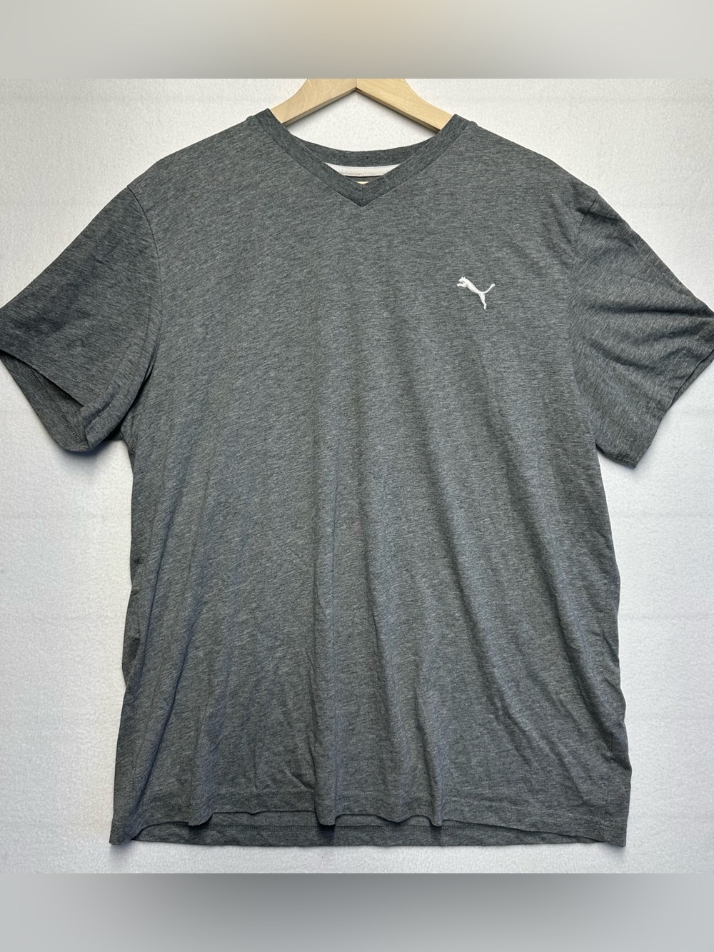 Puma Men’s XL Gray V‑Neck Tee • dryCELL • Athletic Training Shirt